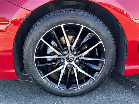 Used 2023 Toyota Camry SE image 11