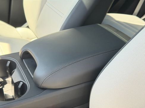 Certified 2026 Porsche Cayenne AWD/4WD image 21