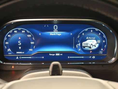 Used 2024 Chevrolet Suburban High Country w/ Advanced Technology Package image 12