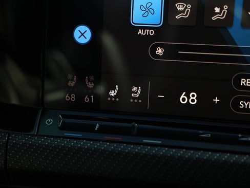 Used 2023 Volkswagen Golf R 2.0T image 36