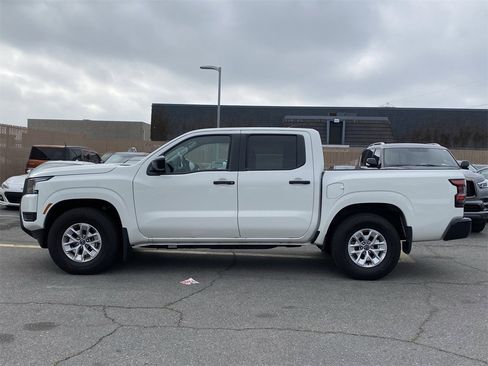 Certified 2025 Nissan Frontier S image 3