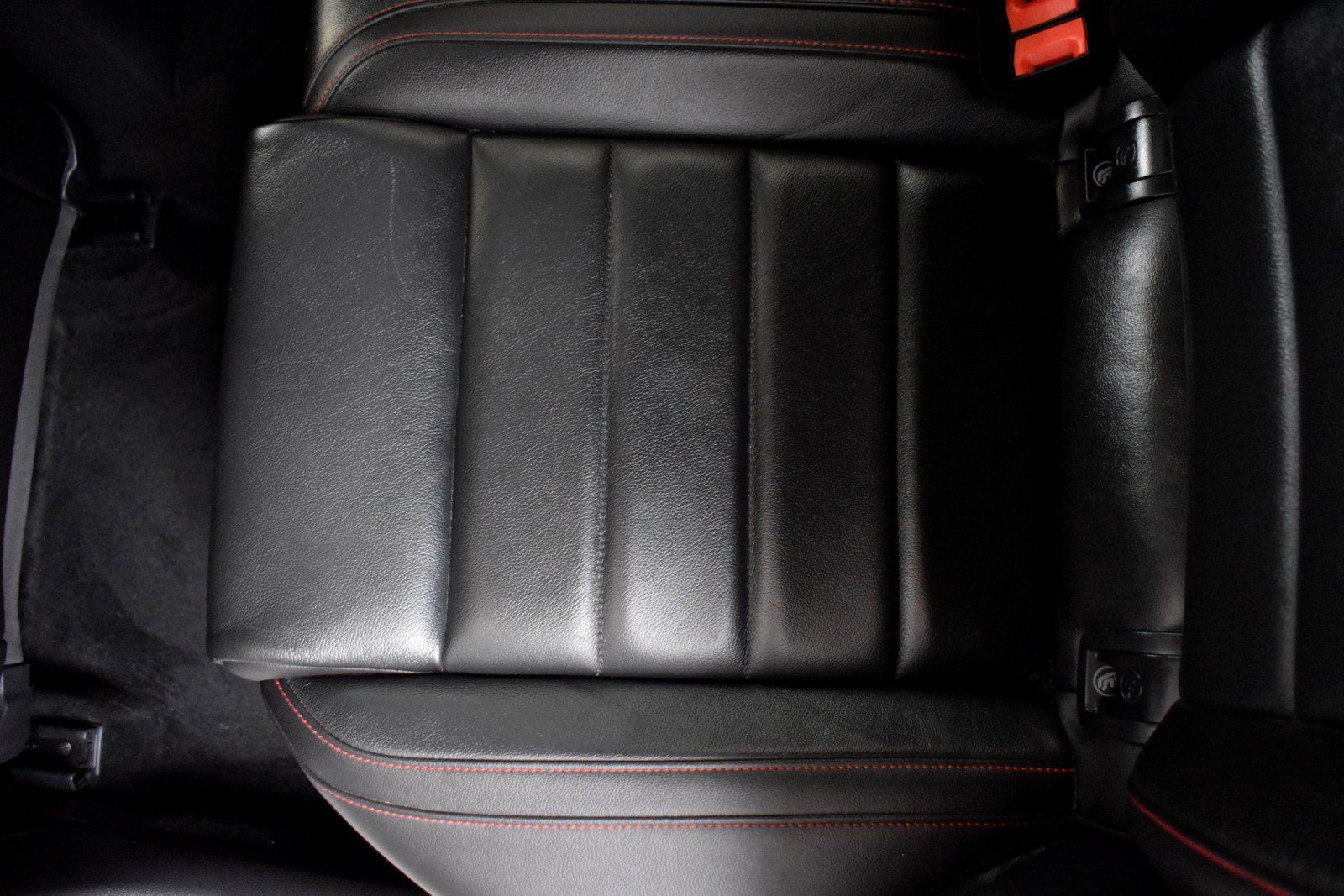 Used 2019 Volkswagen GTI SE FWD image 35