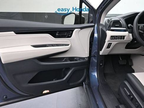 Used 2026 Honda Odyssey Elite image 18