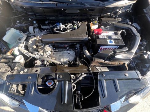 Used 2015 Nissan Rogue SV w/ SV Moonroof Package image 18