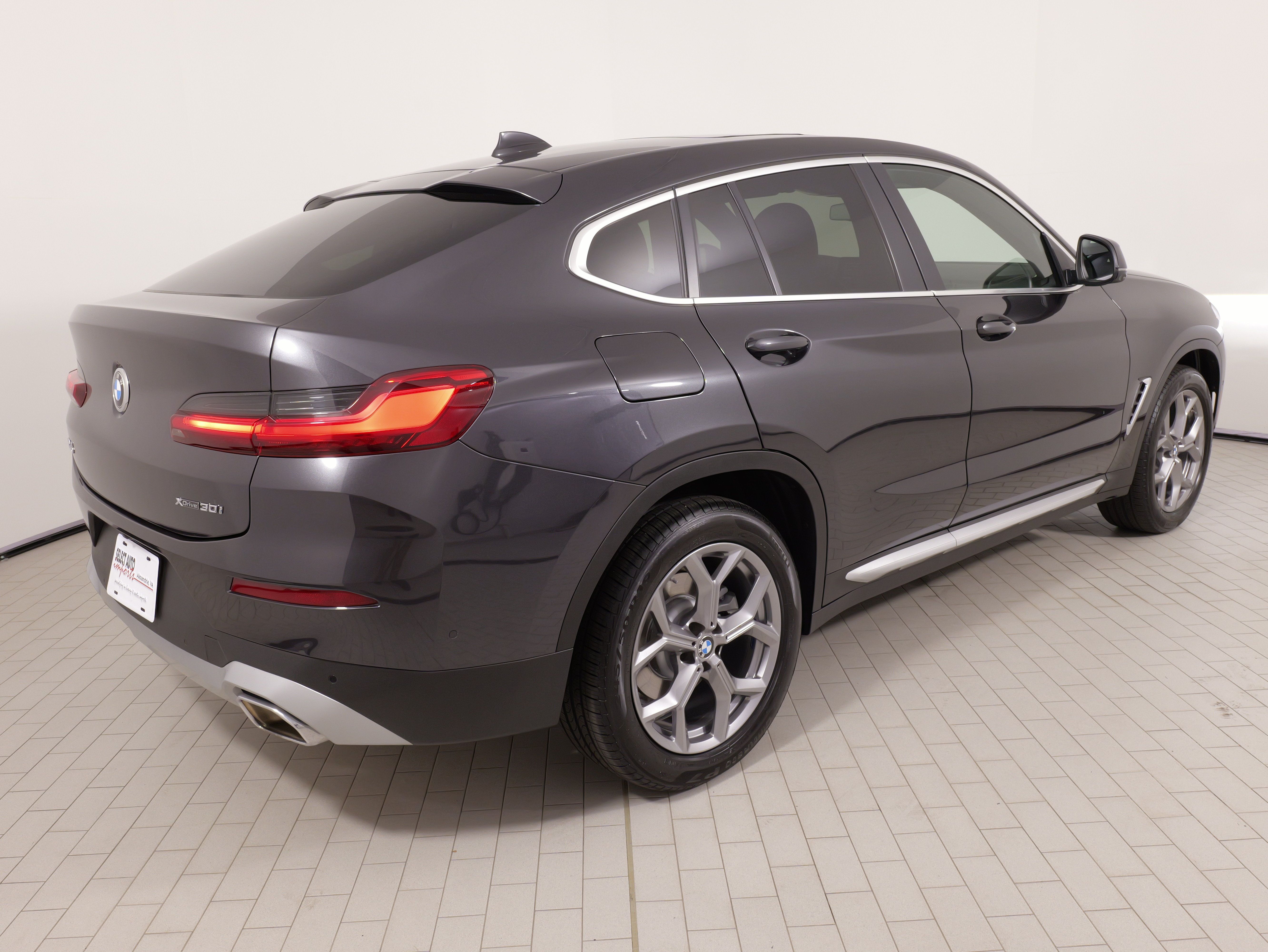 Used 2025 BMW X4 xDrive30i AWD/4WD image 13