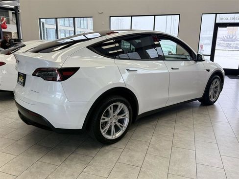 Used 2023 Tesla Model Y Long Range image 6