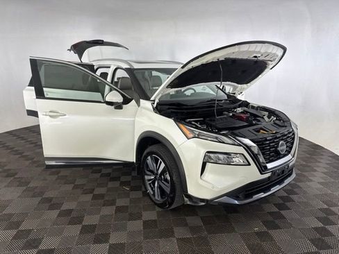 Certified 2022 Nissan Rogue SL w/ SL Premium Package AWD/4WD image 12