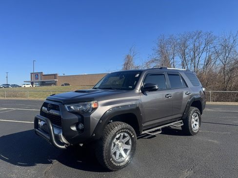 Used 2015 Toyota 4Runner Trail Premium image 2