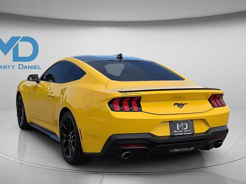 Used 2024 Ford Mustang Coupe RWD image 4