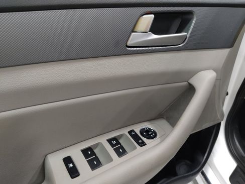 Used 2016 Hyundai Sonata SE image 27