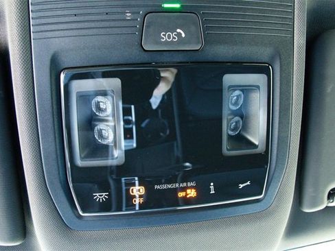 Certified 2025 Volkswagen Atlas Cross Sport SE image 26