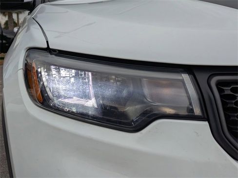 Used 2023 Jeep Compass Trailhawk image 10