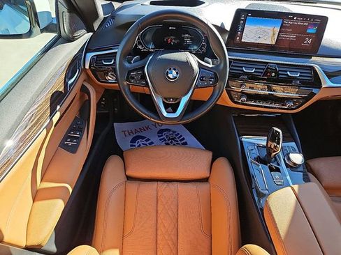 Used 2023 BMW 530e xDrive image 11