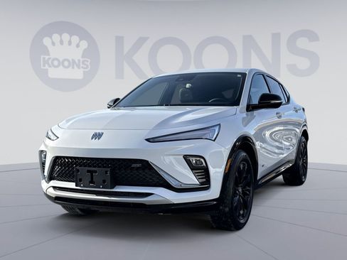 Used 2025 Buick Envista Sport Touring image 1