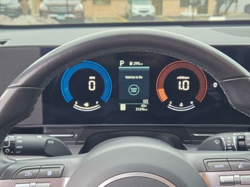 Certified 2025 Hyundai Kona SEL image 38