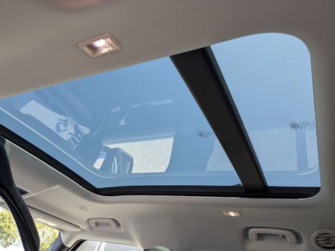 Used 2025 Land Rover Defender 130 S image 20