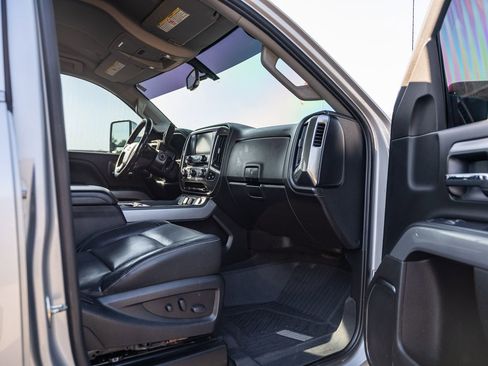 Used 2019 Chevrolet Silverado 2500 LTZ w/ Silverado HD Tribute Edition AWD/4WD image 10