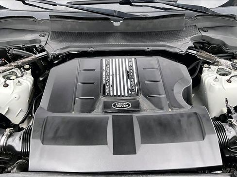 Used 2019 Land Rover Discovery HSE image 30