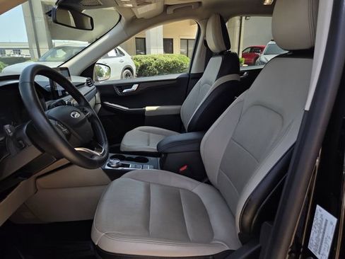 Used 2020 Ford Escape Titanium w/ Titanium Premium Package 2.0 AWD/4WD image 14