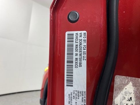 Used 2021 Jeep Compass 80th Special Edition image 32