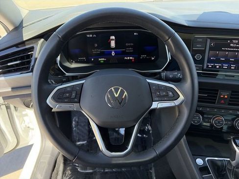 Used 2024 Volkswagen Jetta SE w/ Panoramic Sunroof Package image 24