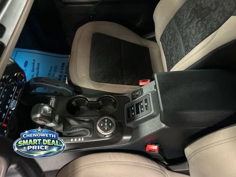Used 2023 Ford Bronco Wildtrak image 15