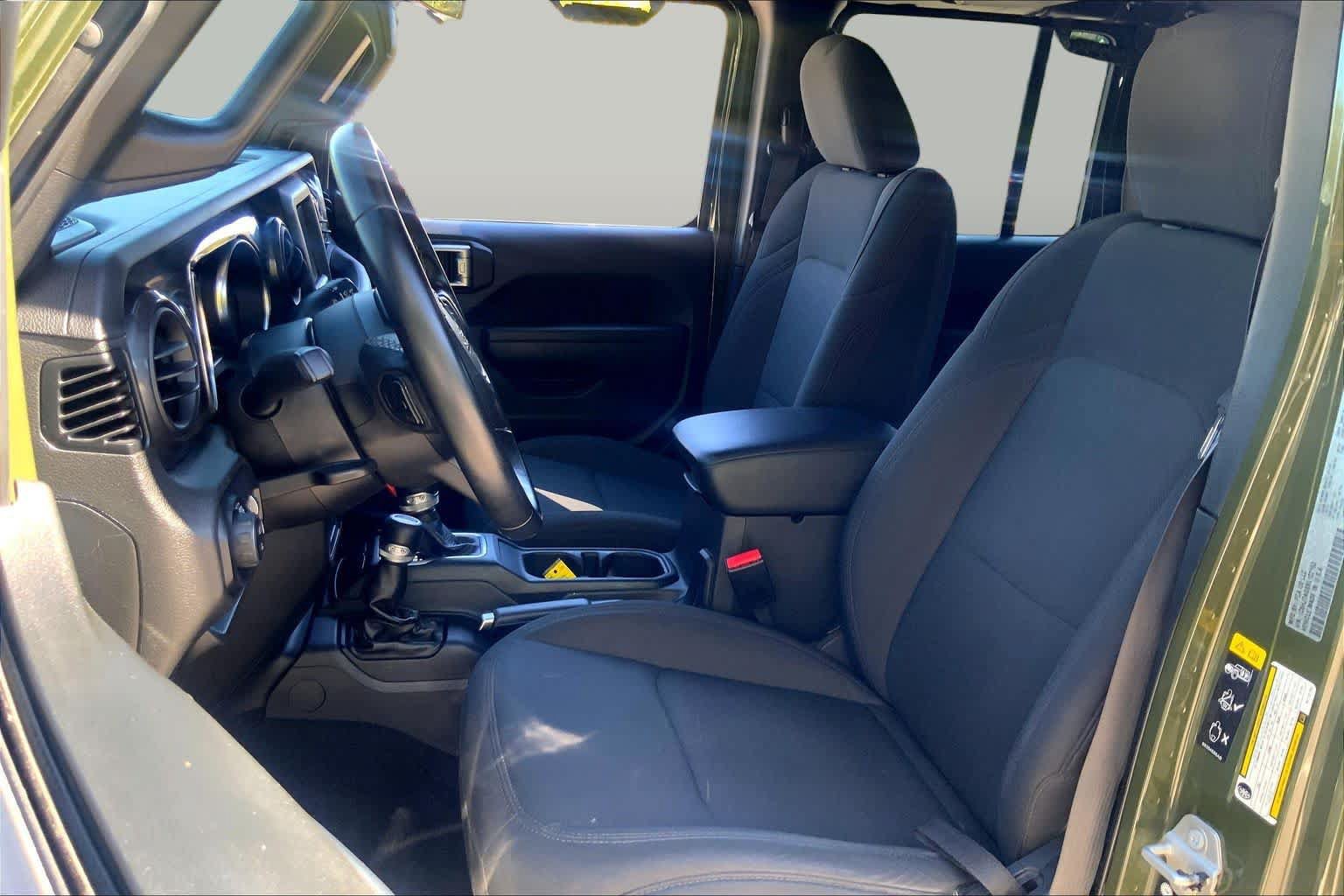 Used 2022 Jeep Gladiator Sport AWD/4WD image 7