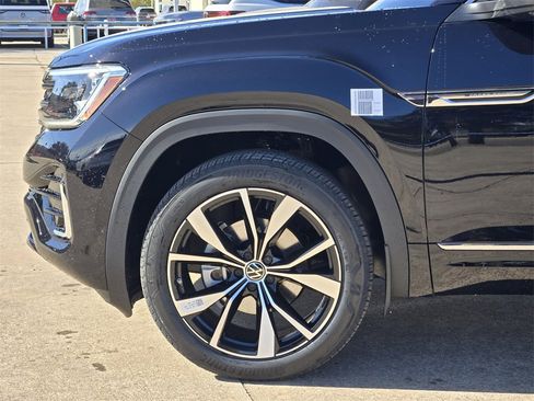 New 2026 Volkswagen Atlas Cross Sport SEL Premium R-Line image 5