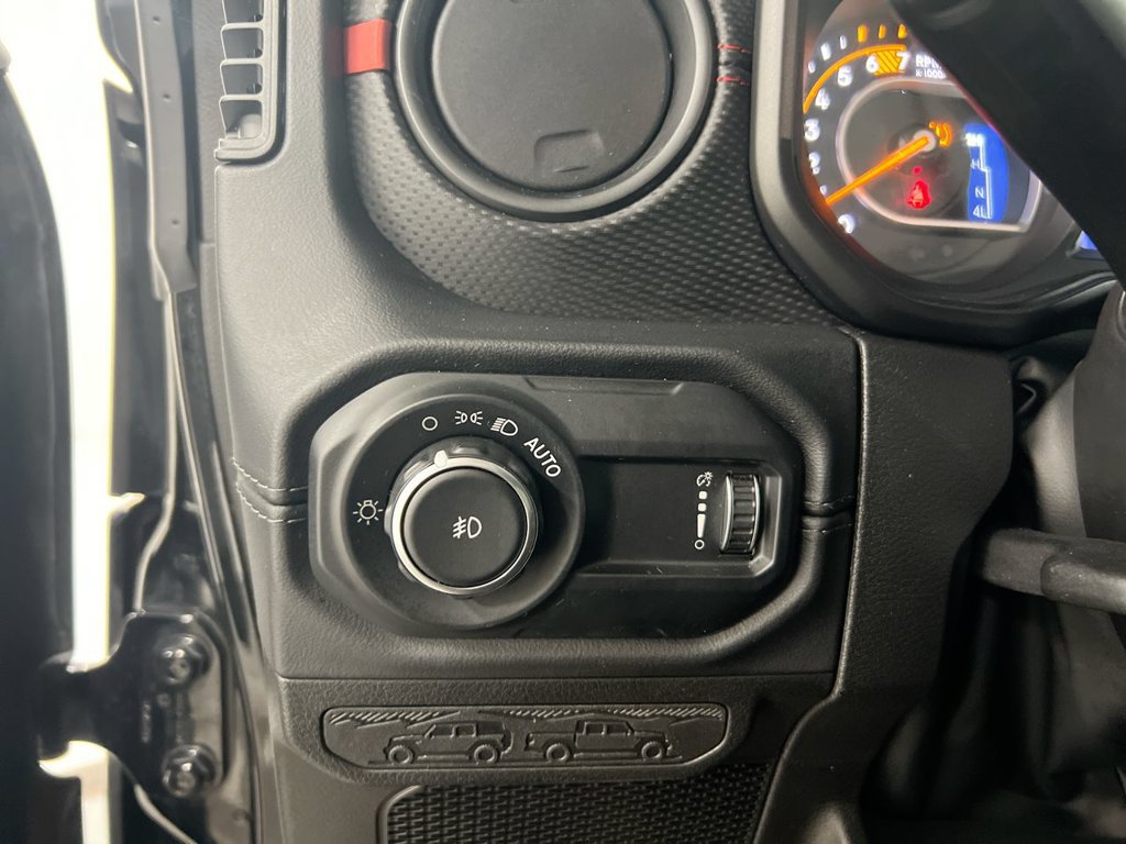 Used 2024 Jeep Wrangler Unlimited Rubicon AWD/4WD image 18