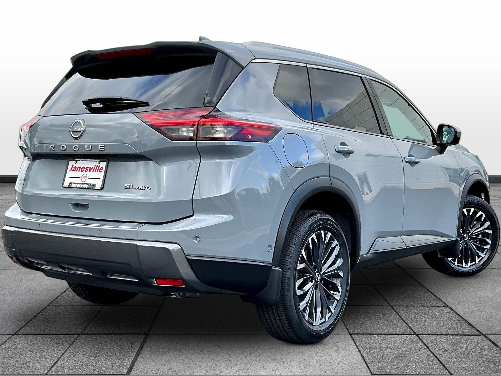 Certified 2025 Nissan Rogue SL w/ Tech Package AWD/4WD image 7