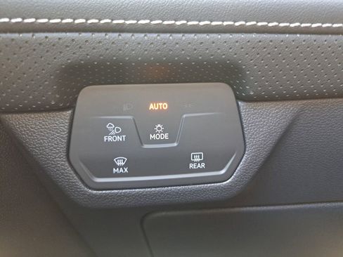 New 2026 Volkswagen Atlas SE image 15