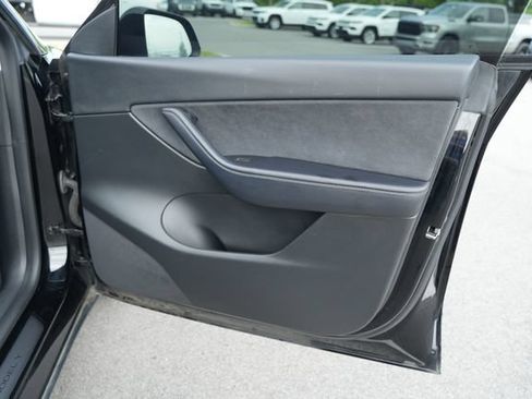 Used 2022 Tesla Model Y Performance AWD/4WD image 22