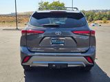 Used 2022 Toyota Highlander Platinum image 5