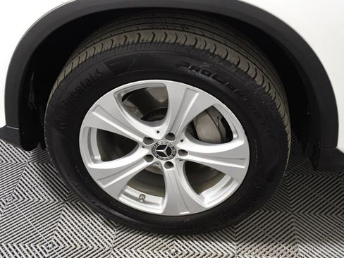 Used 2018 Mercedes-Benz GLC 300 4MATIC image 11