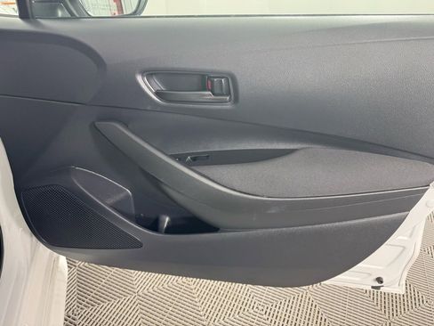 Used 2025 Toyota Corolla LE image 29