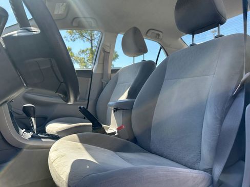 Used 2010 Toyota Corolla Sedan 4D image 8