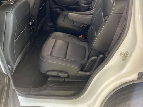 Used 2023 GMC Acadia SLT w/ Preferred Package AWD/4WD image 40