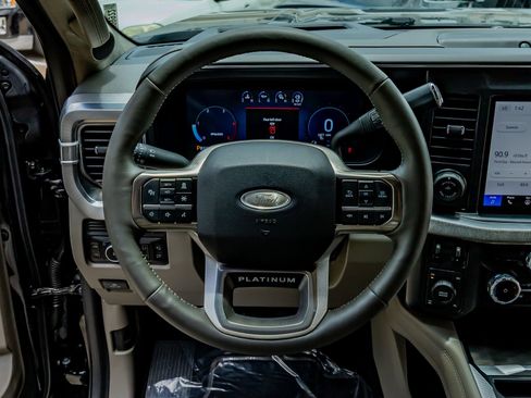 Used 2026 Ford F250 Platinum w/ Platinum Plus Package AWD/4WD image 18