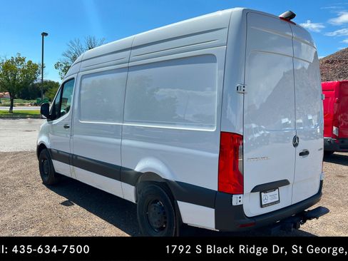 Used 2026 Mercedes-Benz Sprinter 2500 image 3