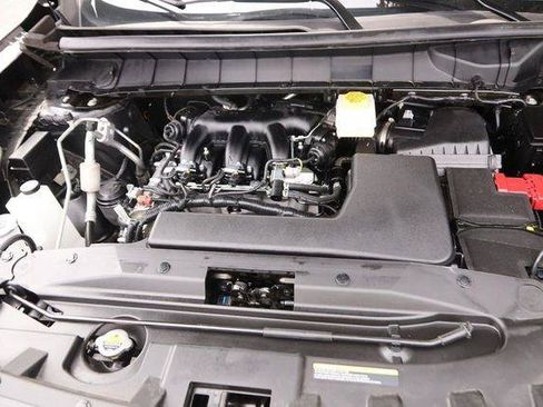 Certified 2025 Nissan Pathfinder SL w/ SL Premium Package FWD image 31