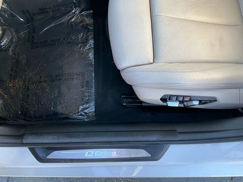 Used 2017 BMW 330e image 13