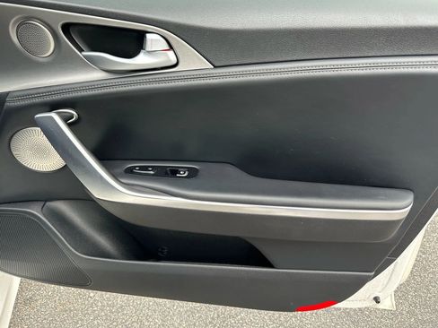 Used 2019 Kia Stinger GT2 image 19