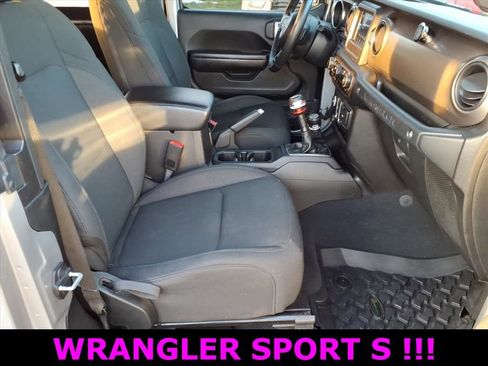 Used 2020 Jeep Wrangler Sport image 9