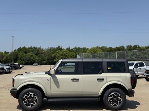 New 2026 Ford Bronco Outer Banks AWD/4WD image 3
