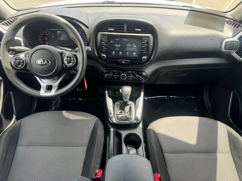 Used 2021 Kia Soul LX FWD image 25