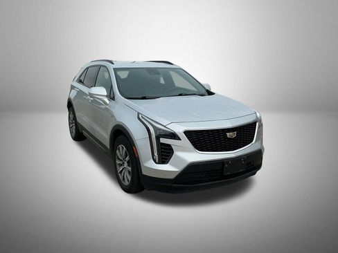 Used 2019 Cadillac XT4 Sport w/ Driver Awareness Package AWD/4WD image 3