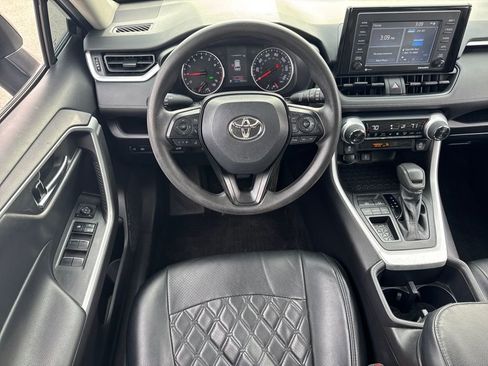 Used 2022 Toyota RAV4 XLE image 10