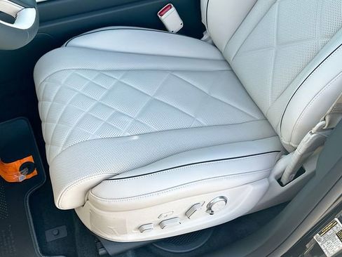 Certified 2025 Genesis GV80 3.5T Prestige image 21