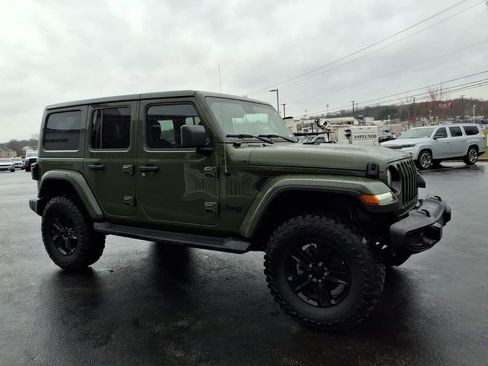 Used 2021 Jeep Wrangler Unlimited Sahara AWD/4WD image 6