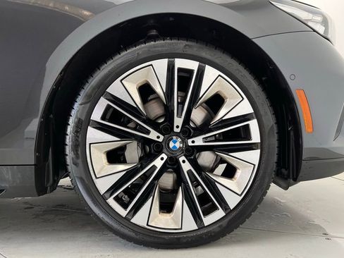 Certified 2025 BMW 530i image 22